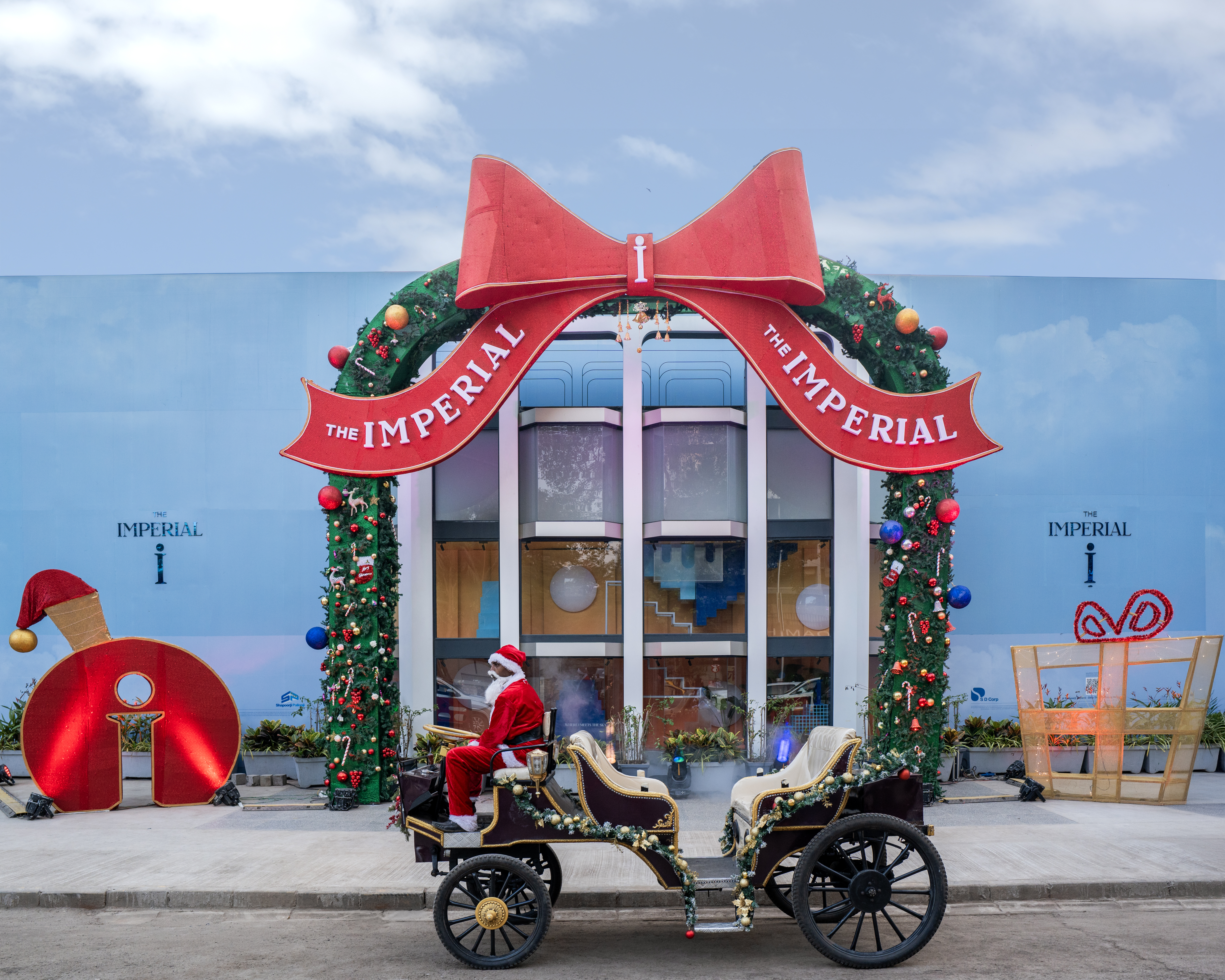 Imperial 'I' Christmas Decor 2024